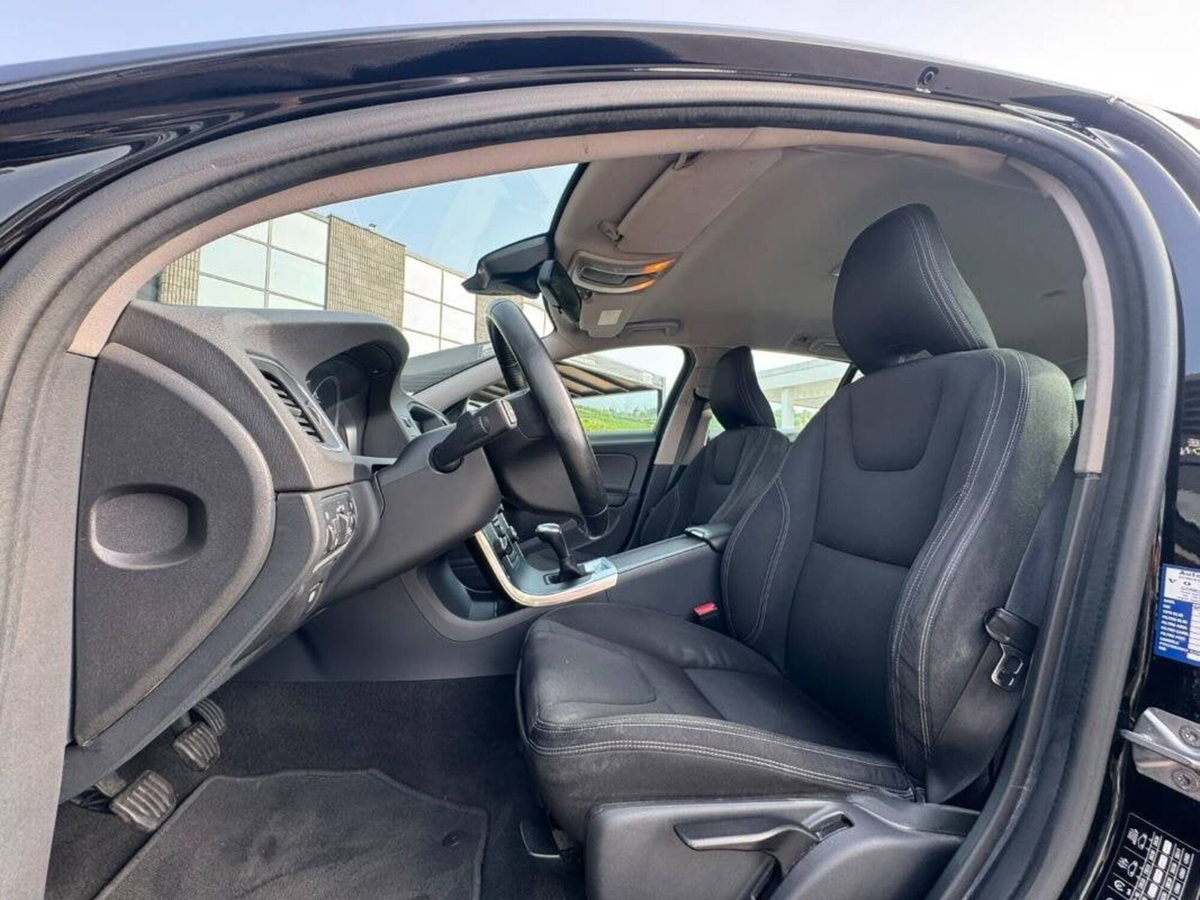 Volvo V60 D3 Business (6)