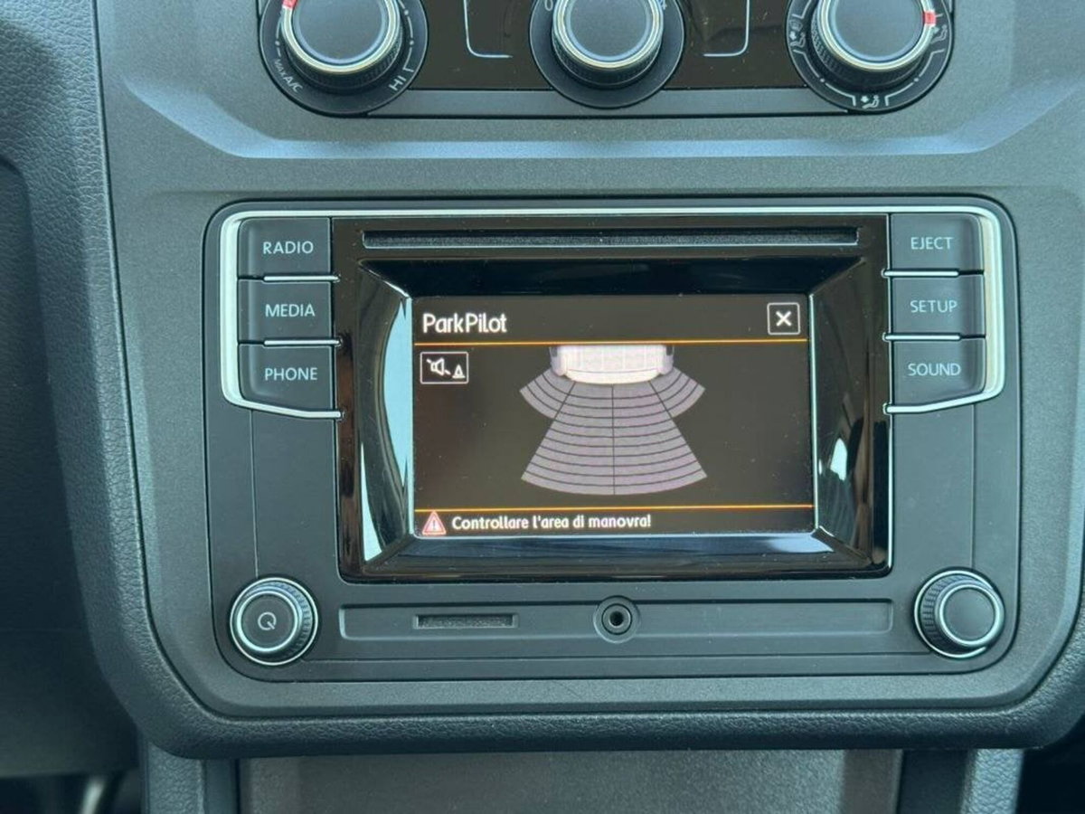 Volkswagen Caddy 2.0 TDI 102 CV DSG Trendline (13)