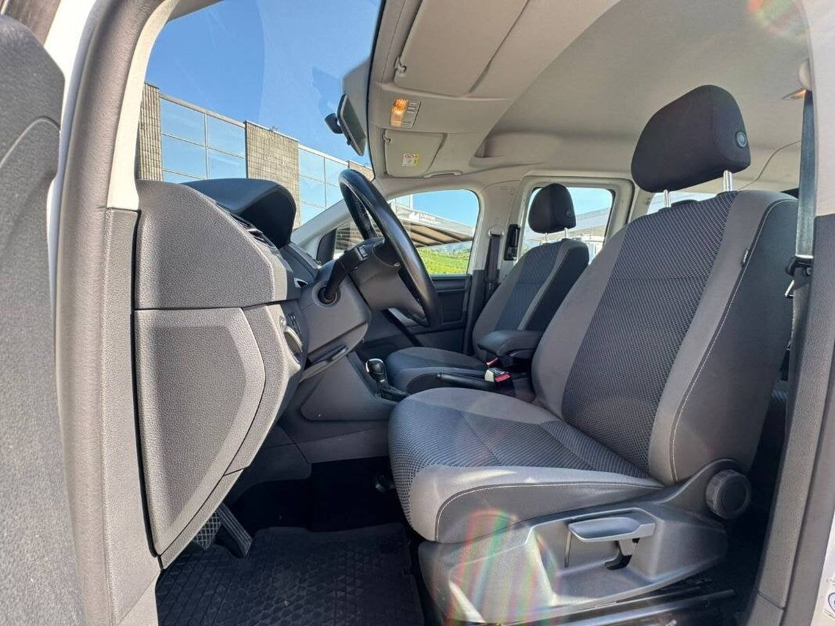 Volkswagen Caddy 2.0 TDI 102 CV DSG Trendline (9)