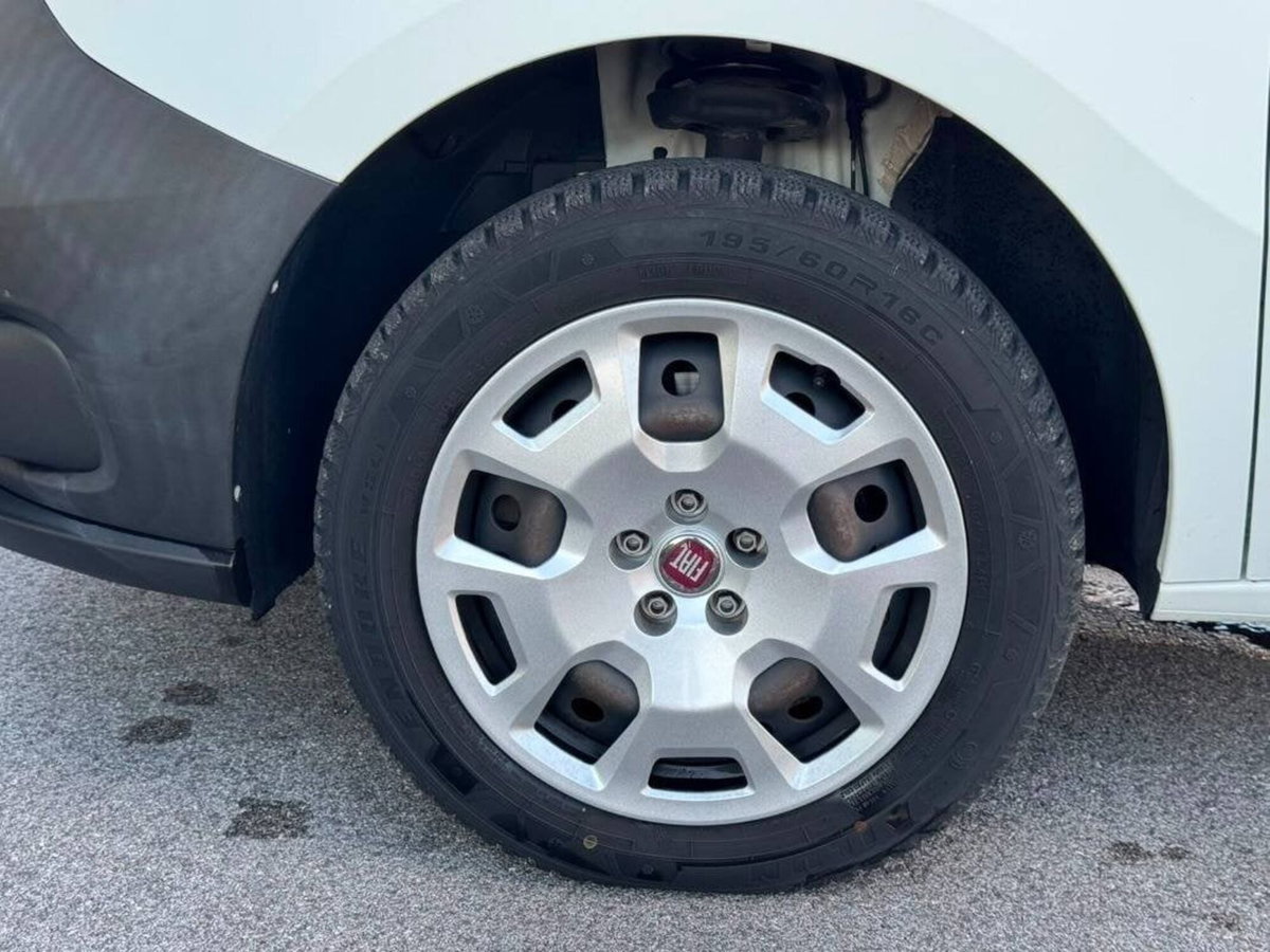 Fiat Doblò Furgone cargo maxi 1.4 tjt n.power 120cv LH1 Lounge (15)