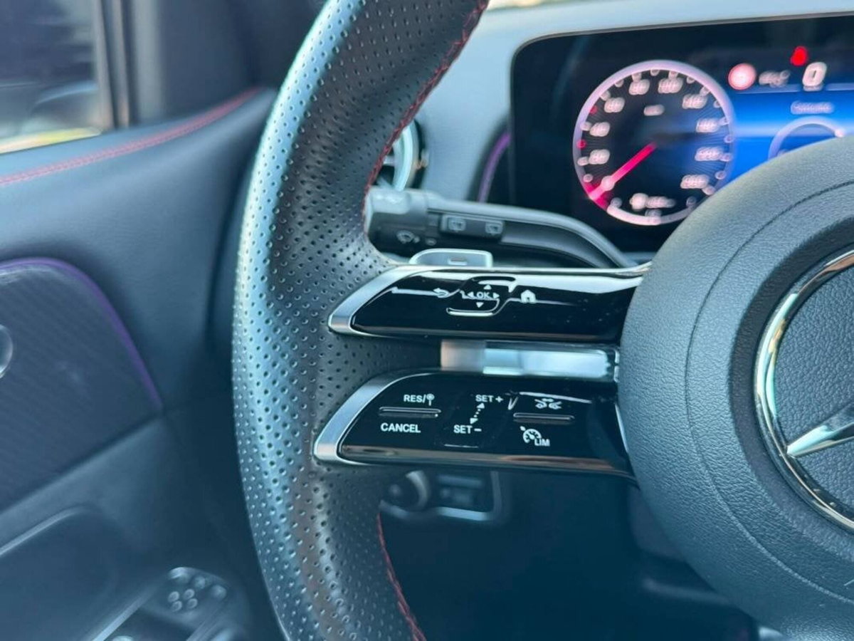Mercedes-Benz GLB 200 d AMG Line Advanced Plus Seaside Edition auto (18)