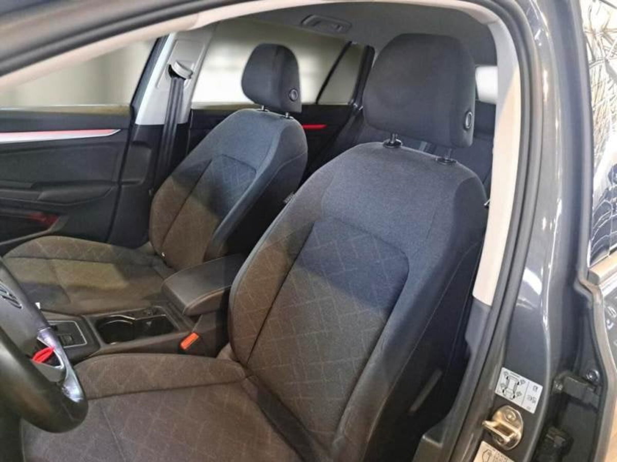 Volkswagen Golf Variant 2.0 TDI SCR DSG Life (4)