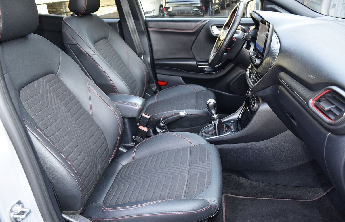 Ford Puma 1.0 EcoBoost Hybrid 125 CV S&S aut. ST-Line X (11)