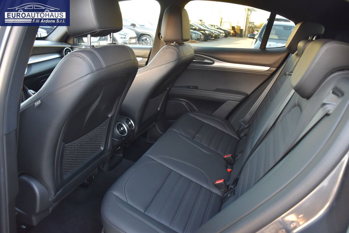 Alfa Romeo Stelvio Stelvio 2.2 Turbodiesel 210 CV AT8 Q4 Veloce (17)