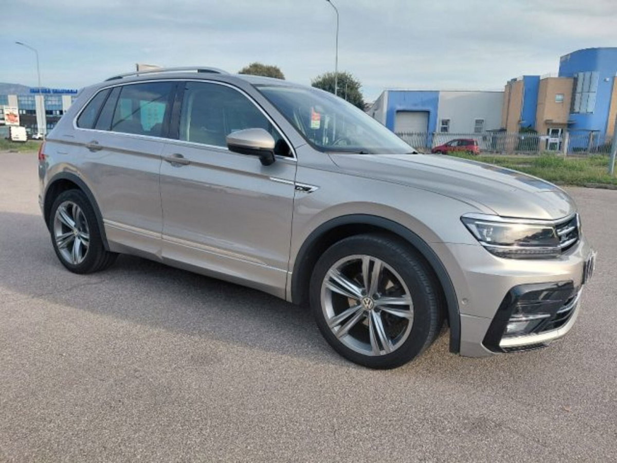 Volkswagen Tiguan Allspace 2.0 TDI SCR DSG 4MOTION R-Line (3)