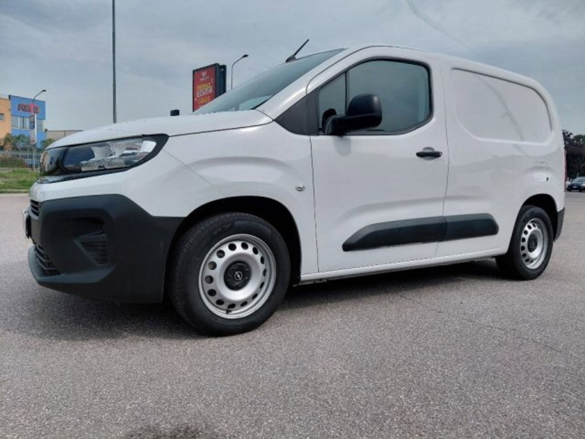 Opel Combo Furgone Cargo 1.5 Diesel 130CV S&S PC 1000kg Edition (4)