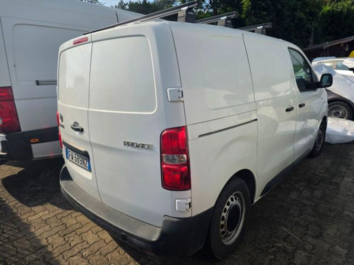 Toyota Proace 1.5D 120CV S&S PC-TN Furgone Compact 4p.10q Active (4)