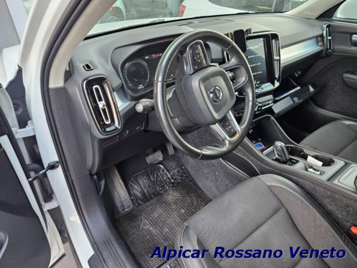 Volvo XC40 D3 AWD Geartronic Momentum (11)