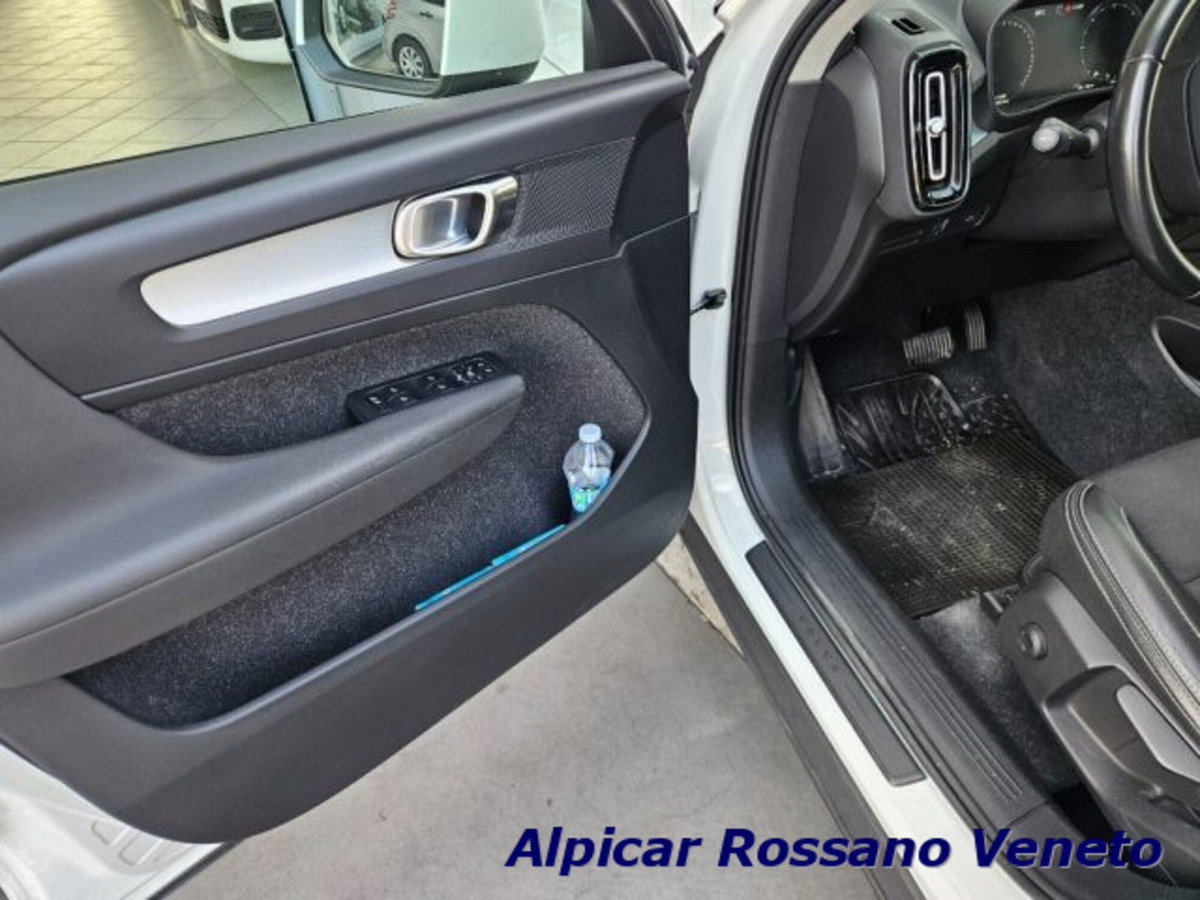 Volvo XC40 D3 AWD Geartronic Momentum (12)