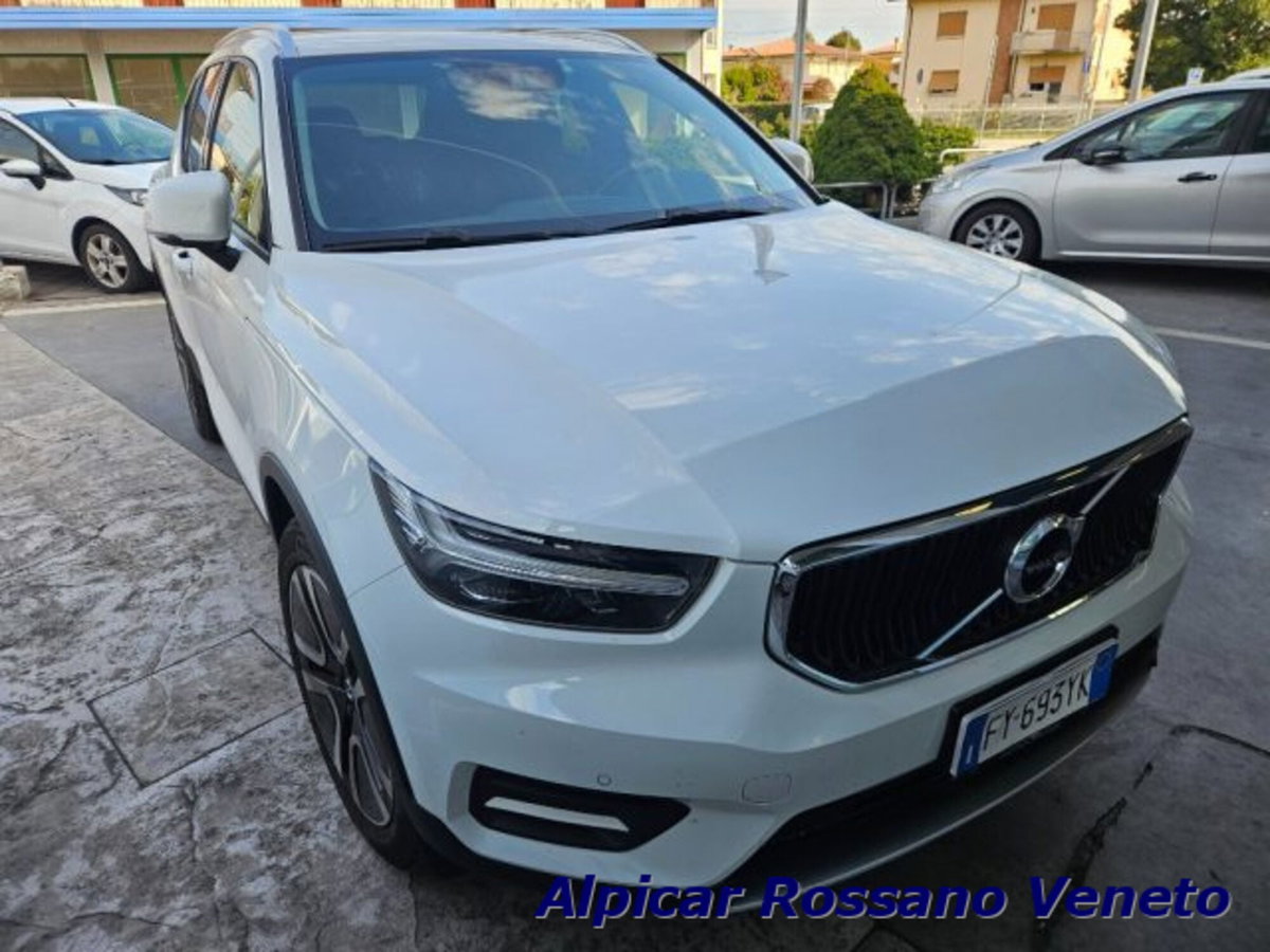 Volvo XC40 D3 AWD Geartronic Momentum (2)