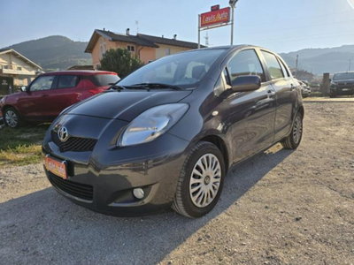 Toyota Yaris 1.3 5 porte Sol (2)