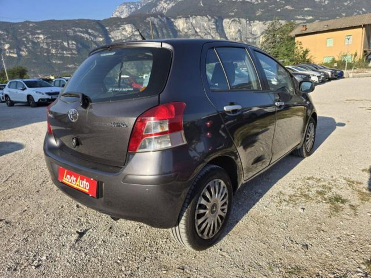 Toyota Yaris 1.3 5 porte Sol (5)