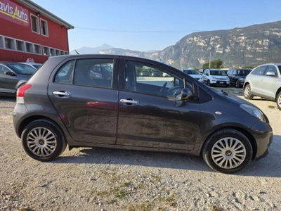 Toyota Yaris 1.3 5 porte Sol (6)