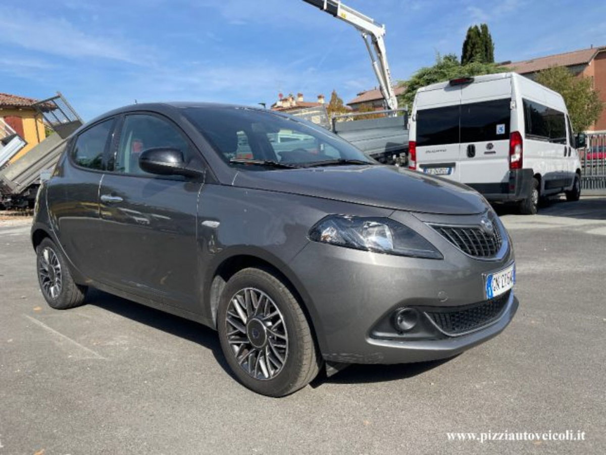 Lancia Ypsilon 1.0 FireFly 5 porte S&S Hybrid Gold Plus