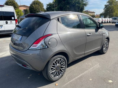Lancia Ypsilon 1.0 FireFly 5 porte S&S Hybrid Gold Plus (2)
