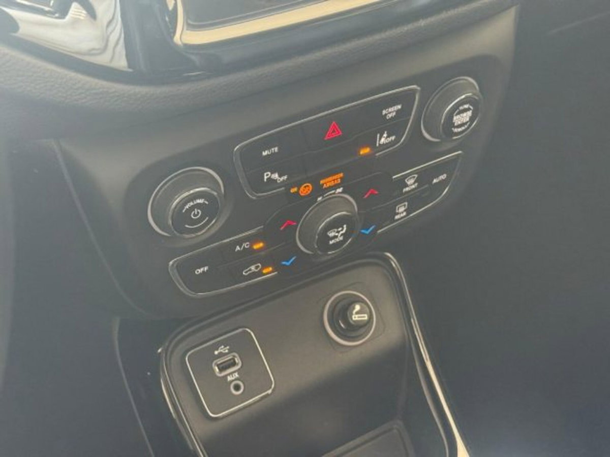 Jeep Compass 1.6 Multijet II 2WD Limited (13)