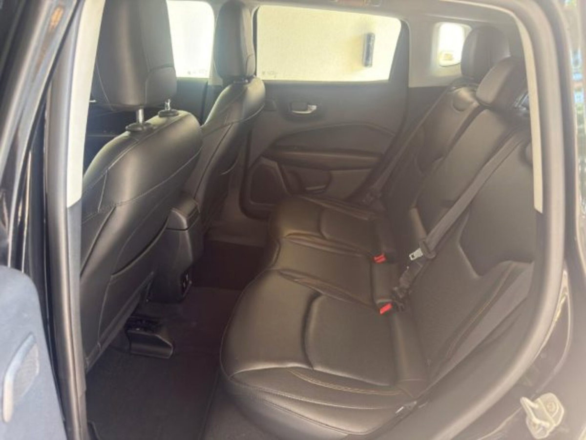 Jeep Compass 1.6 Multijet II 2WD Limited (17)