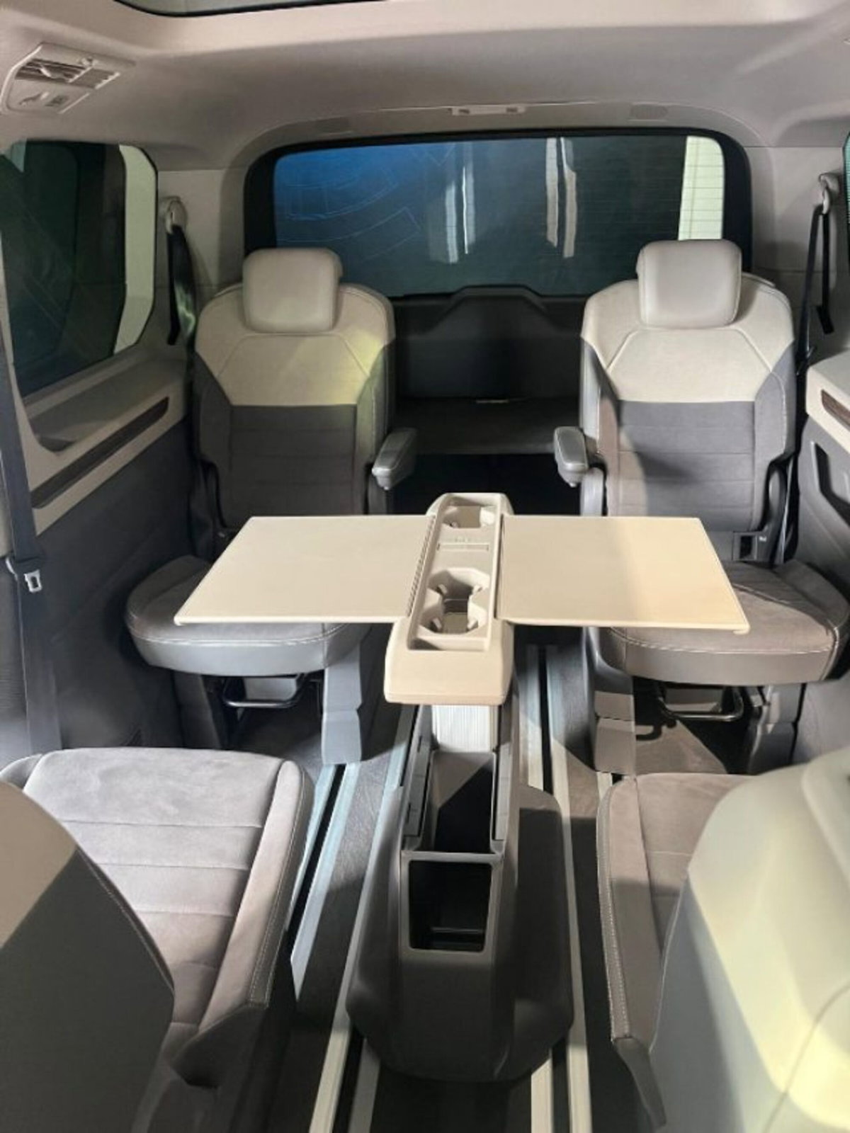 Volkswagen Multivan 1.4 TSI eHybrid Style (12)