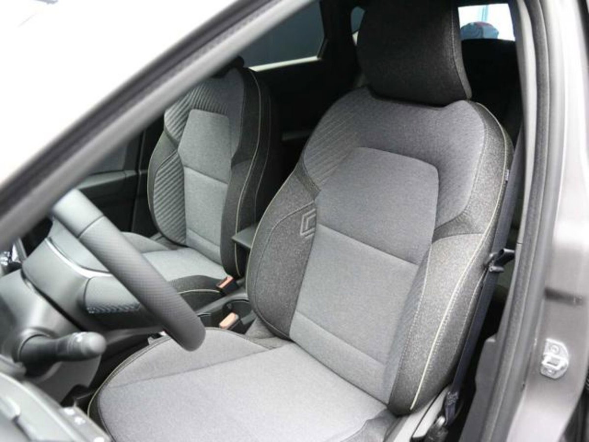 Renault Captur 1.2 eco-g Techno 120cv (9)