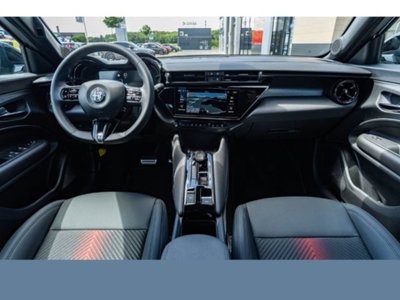 Alfa Romeo Junior 1.2 ibrida Ti 145cv edct6 (3)