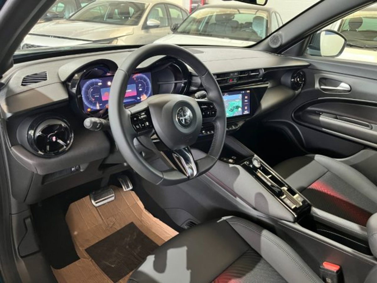 Alfa Romeo Junior elettrica Speciale 156cv (10)