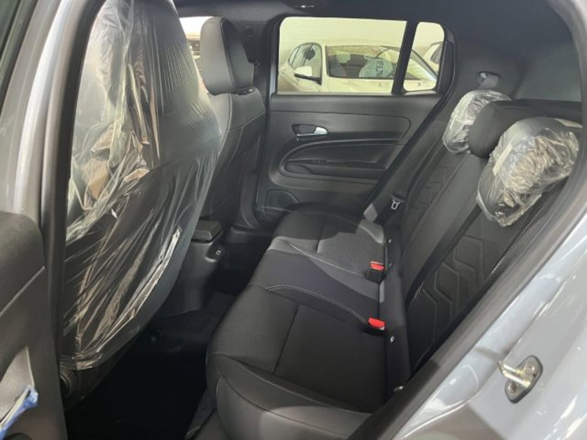 Jeep Avenger 1.2 turbo e-hybrid mhev Summit fwd 110cv edct6 (12)