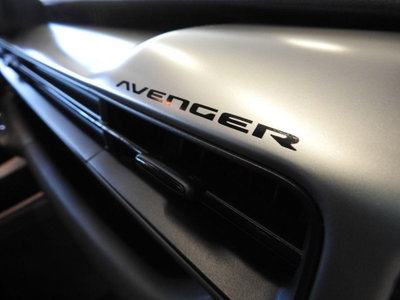 Jeep Avenger 1.2 turbo Summit fwd 100cv (13)