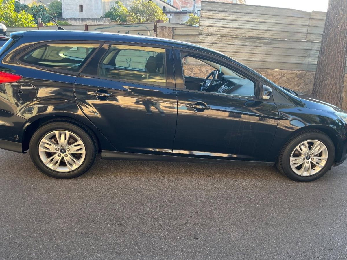 Ford Focus Station Wagon 1.6 TDCi 115 CV SW (6)