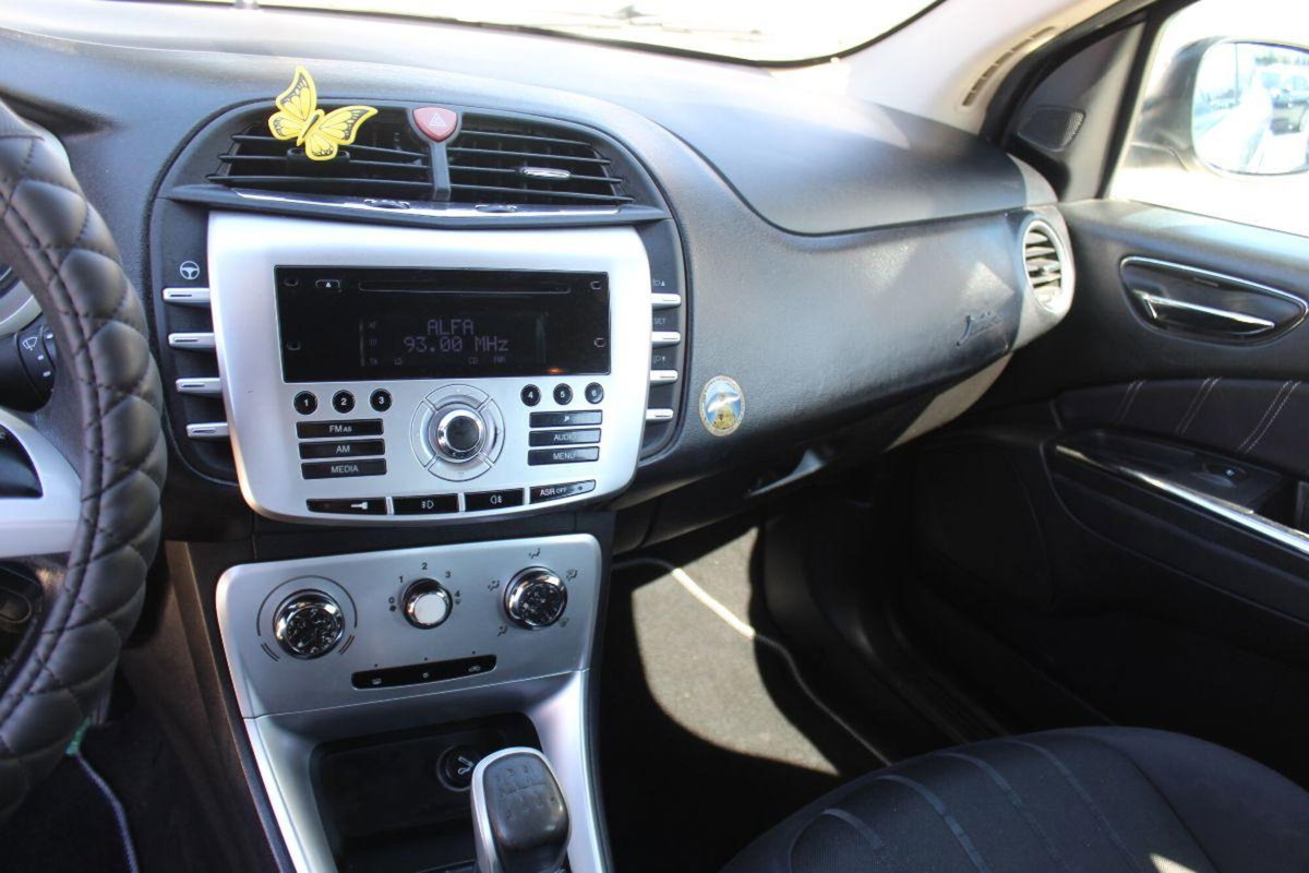 Lancia Delta 1.6 MJT DPF Platino (12)