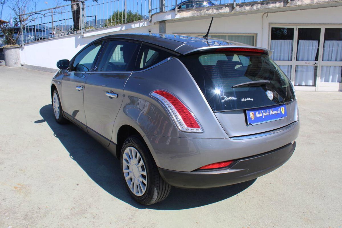 Lancia Delta 1.6 MJT DPF Platino (7)