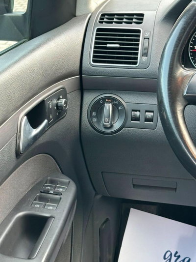 Volkswagen Touran 1.6 TDI Comfortline (10)