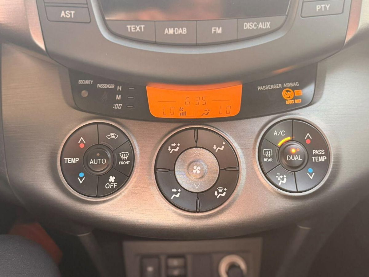 Toyota Rav4 2.2 D-4D 150 CV DPF Exclusive (16)
