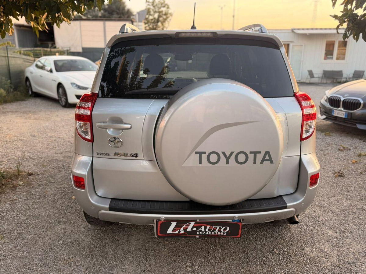 Toyota Rav4 2.2 D-4D 150 CV DPF Exclusive (6)