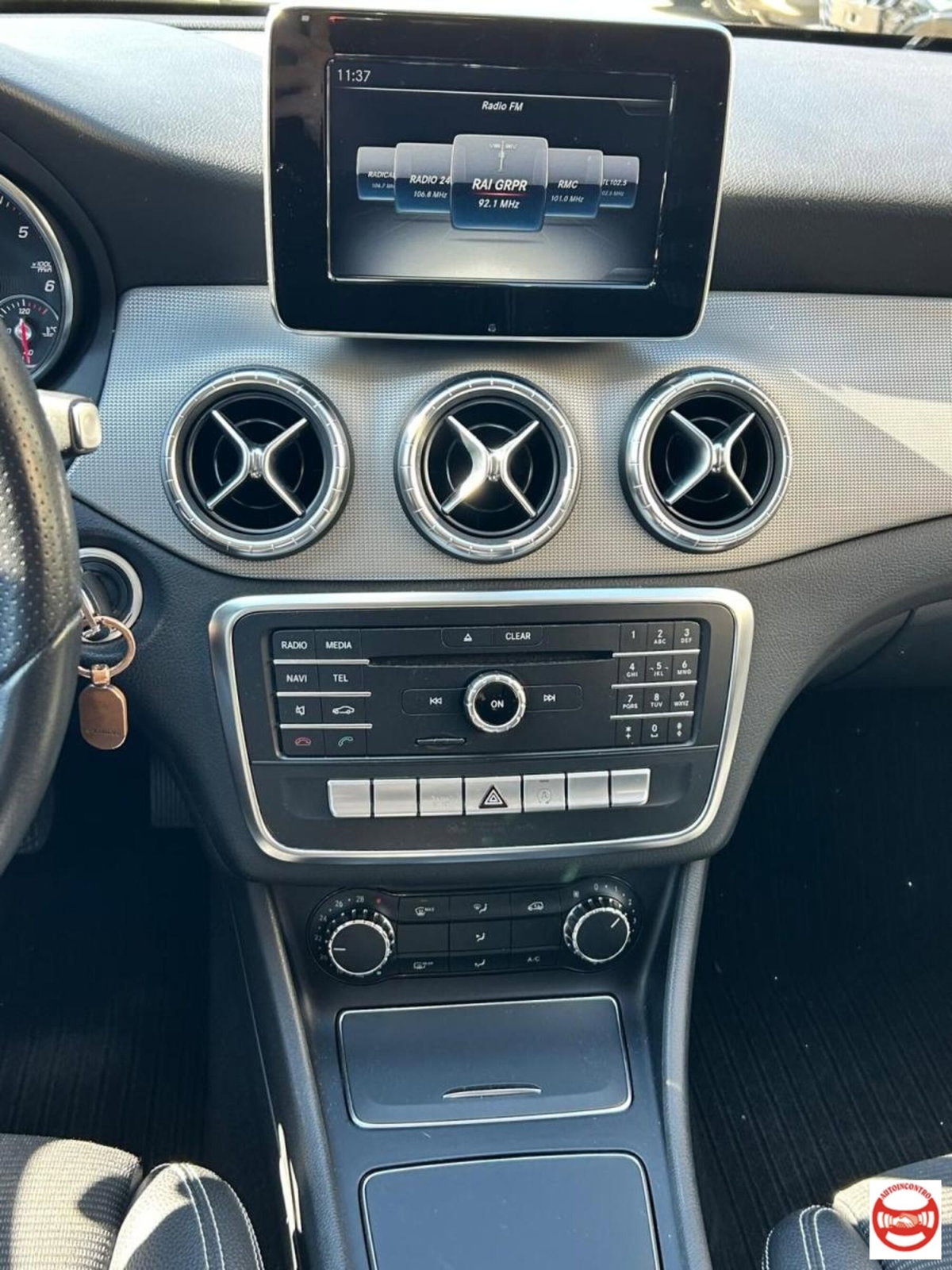 Mercedes-Benz CLA Shooting Brake 200 d Automatic Sport (14)