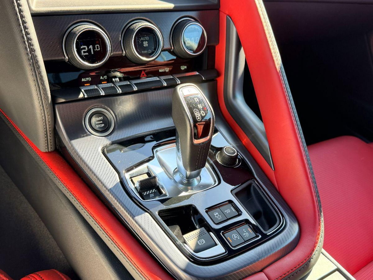Jaguar F-Type Coupé Coupe 2.0 i4 R-Dynamic rwd 300cv auto (16)