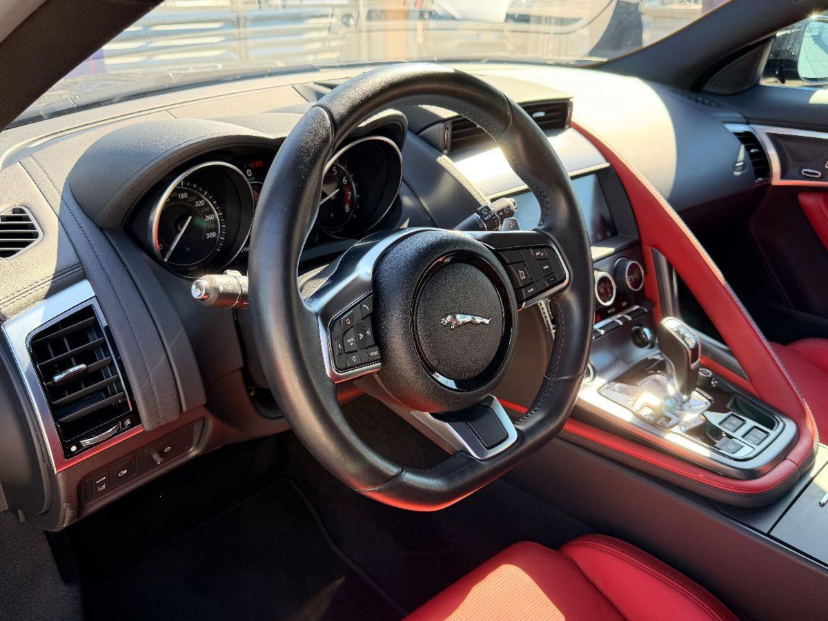 Jaguar F-Type Coupé Coupe 2.0 i4 R-Dynamic rwd 300cv auto (8)