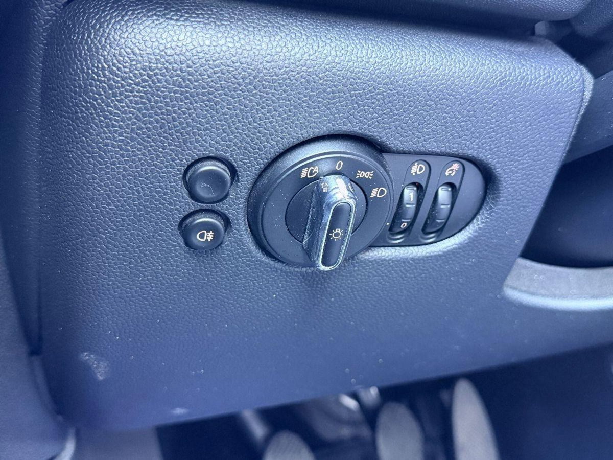 MINI Mini 1.5 Cooper Camden 5 porte (16)