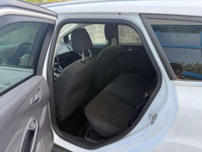 Ford Focus Station Wagon 1.6 TDCi 115 CV SW Titanium (4)
