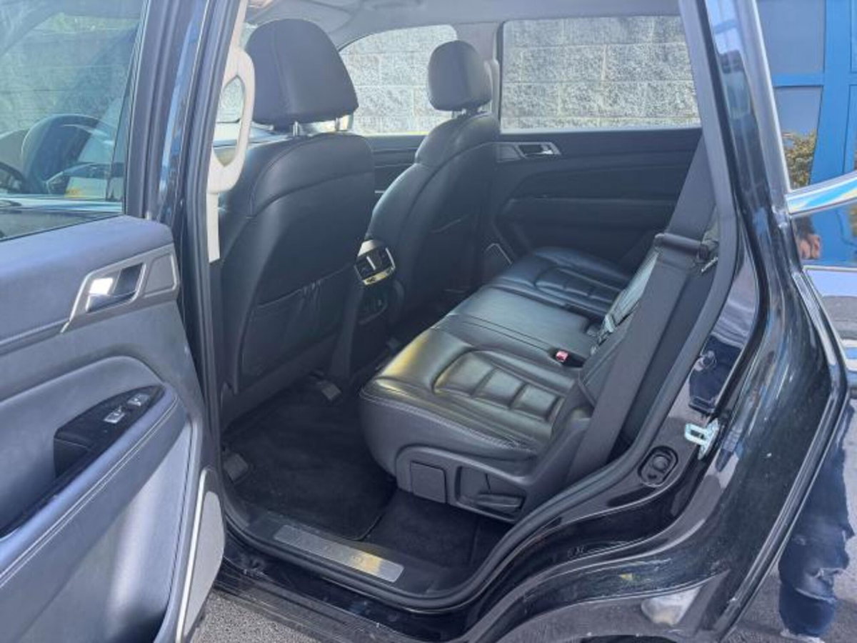 Ssangyong Rexton 2.2 4WD Dream (4)