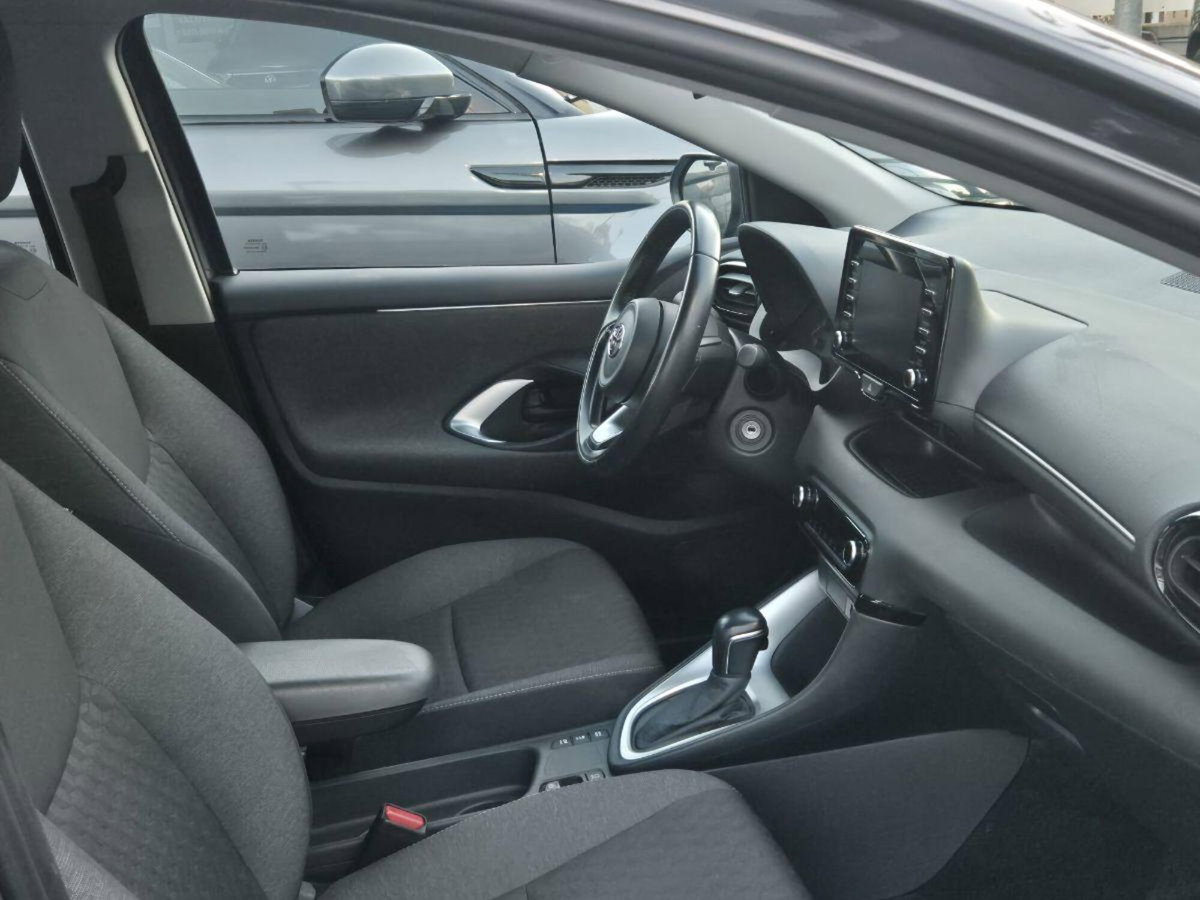 Toyota Yaris 1.5 Hybrid 5 porte Lounge (14)