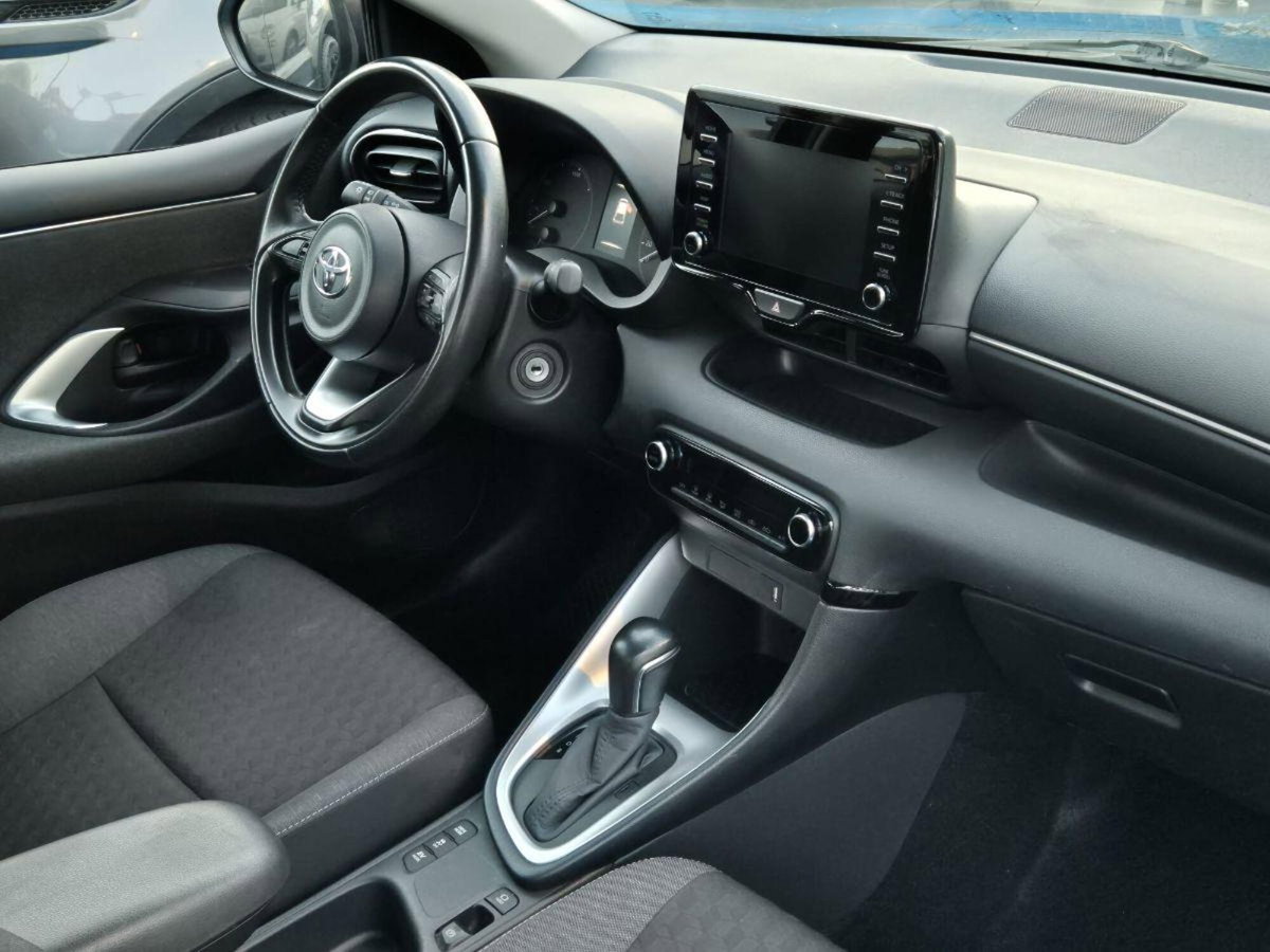 Toyota Yaris 1.5 Hybrid 5 porte Lounge (2)