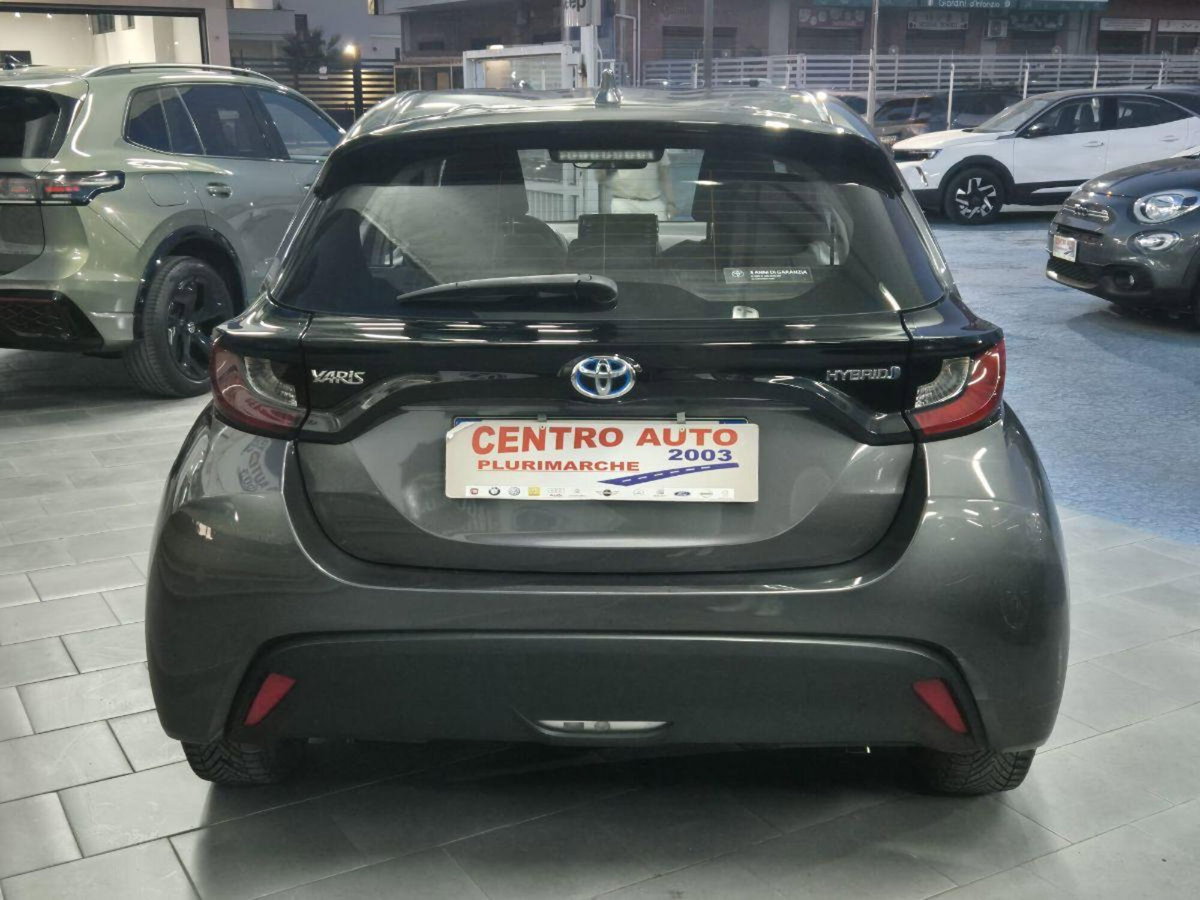 Toyota Yaris 1.5 Hybrid 5 porte Lounge (6)
