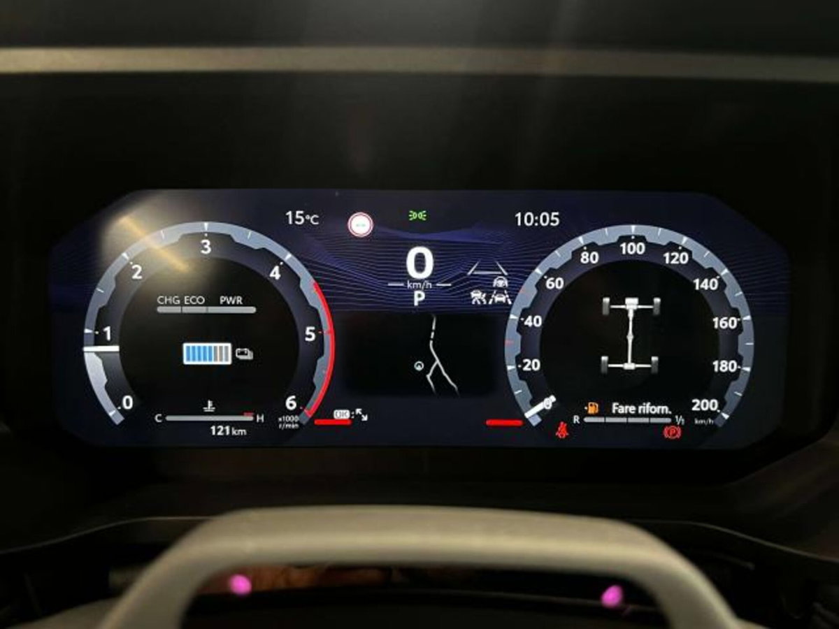 Toyota Hilux 2.8 d-4d 48V double cab Invincible auto (14)