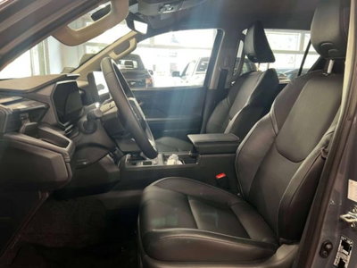 Toyota Hilux 2.8 d-4d 48V double cab Invincible auto (9)