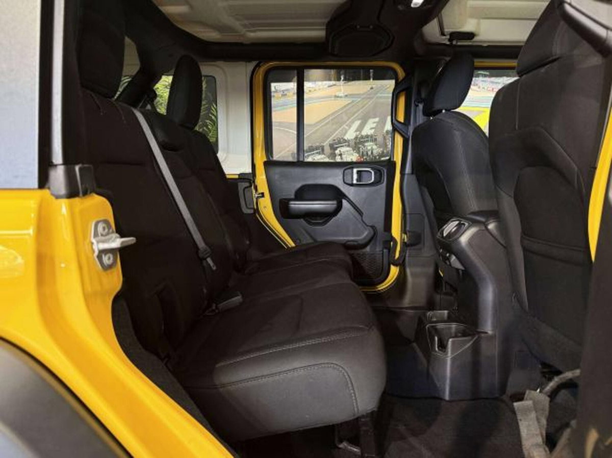 Jeep Wrangler Unlimited 2.2 Mjt II Sport (11)