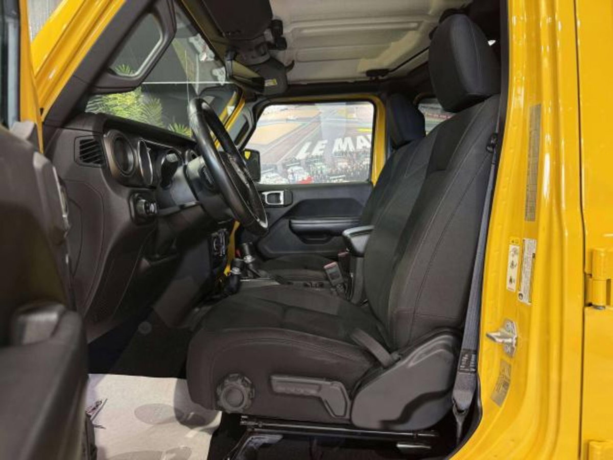 Jeep Wrangler Unlimited 2.2 Mjt II Sport (9)