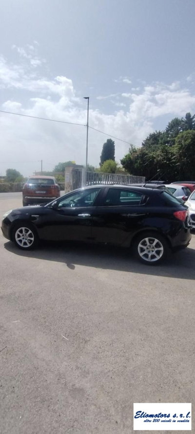 Alfa Romeo Giulietta 1.6 JTDm-2 Distinctive (12)