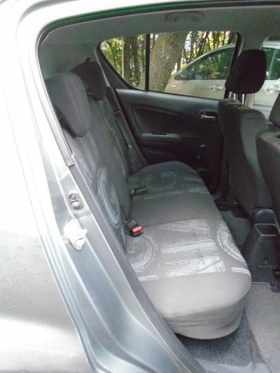 Opel Agila 1.2 16V 94CV Enjoy (18)