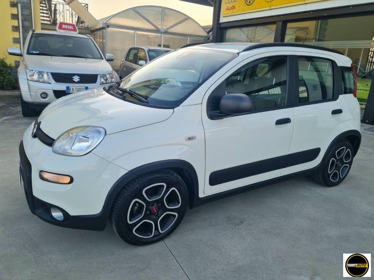 Fiat Panda 1.0 FireFly S&S Hybrid City Cross (2)