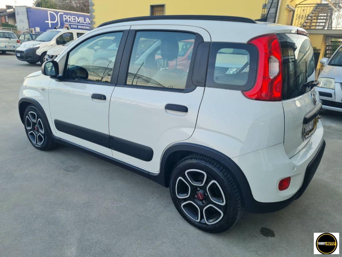 Fiat Panda 1.0 FireFly S&S Hybrid City Cross (4)
